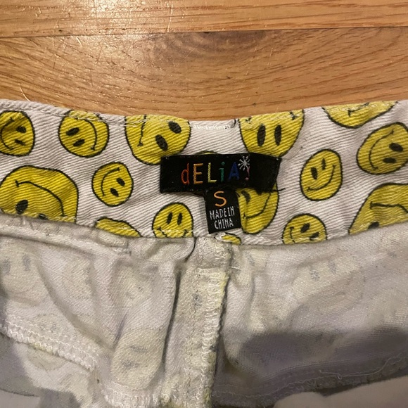 ⚡️FLASH SALE⚡️Vintage 90’s Delia’s Smily happy face waist shorts size small - Picture 2 of 5